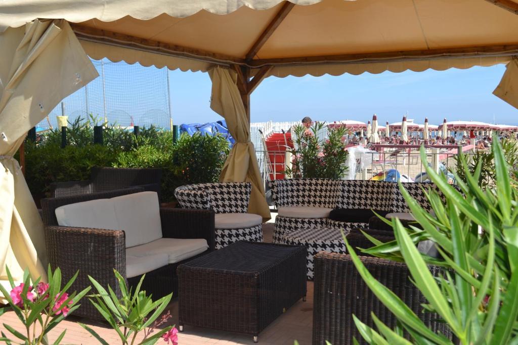 Hotel Nord Est Gabicce Mare Exterior photo